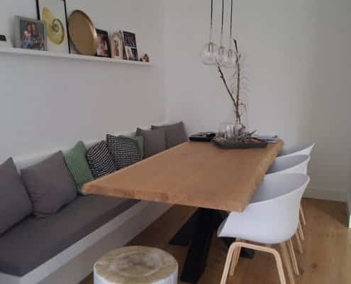 wandbank bij de eettafel