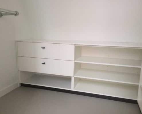 Weggewerkte vloerverdeler kast