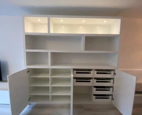 wandkast met lades opbergruimte