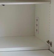 Muurstopcontact in kast