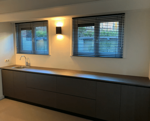 Maatwerk meubels bij scheef huis