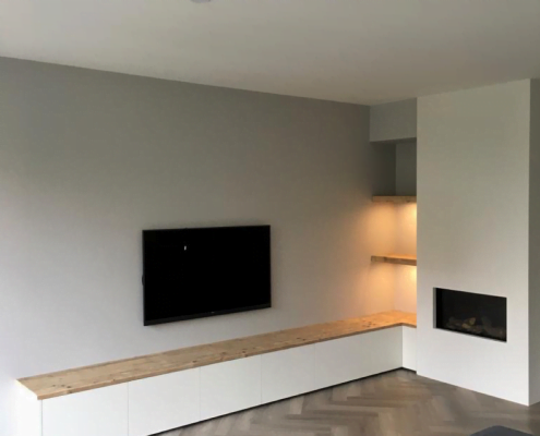 Maatwerk TV kast scheef huis