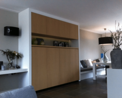 Kast in eiken fineer Kast in eiken fineer