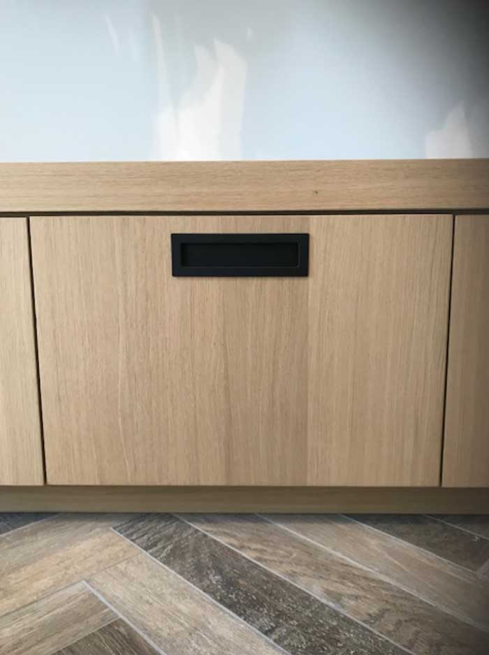 Beslag kastfront TV kast