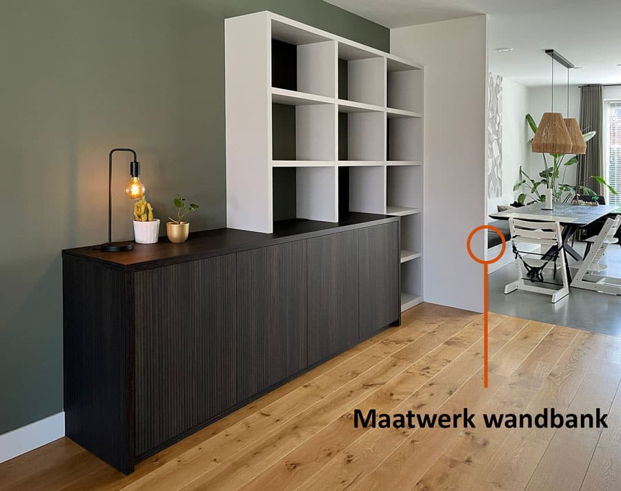 voeg later een maatwerk wandbank toe aan uw maatwerk kast om kosten te verspreiden
