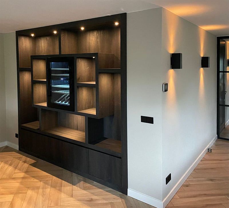 kast met wijnklimaatkast Maatwerk wandkast met wijnklimaatkast